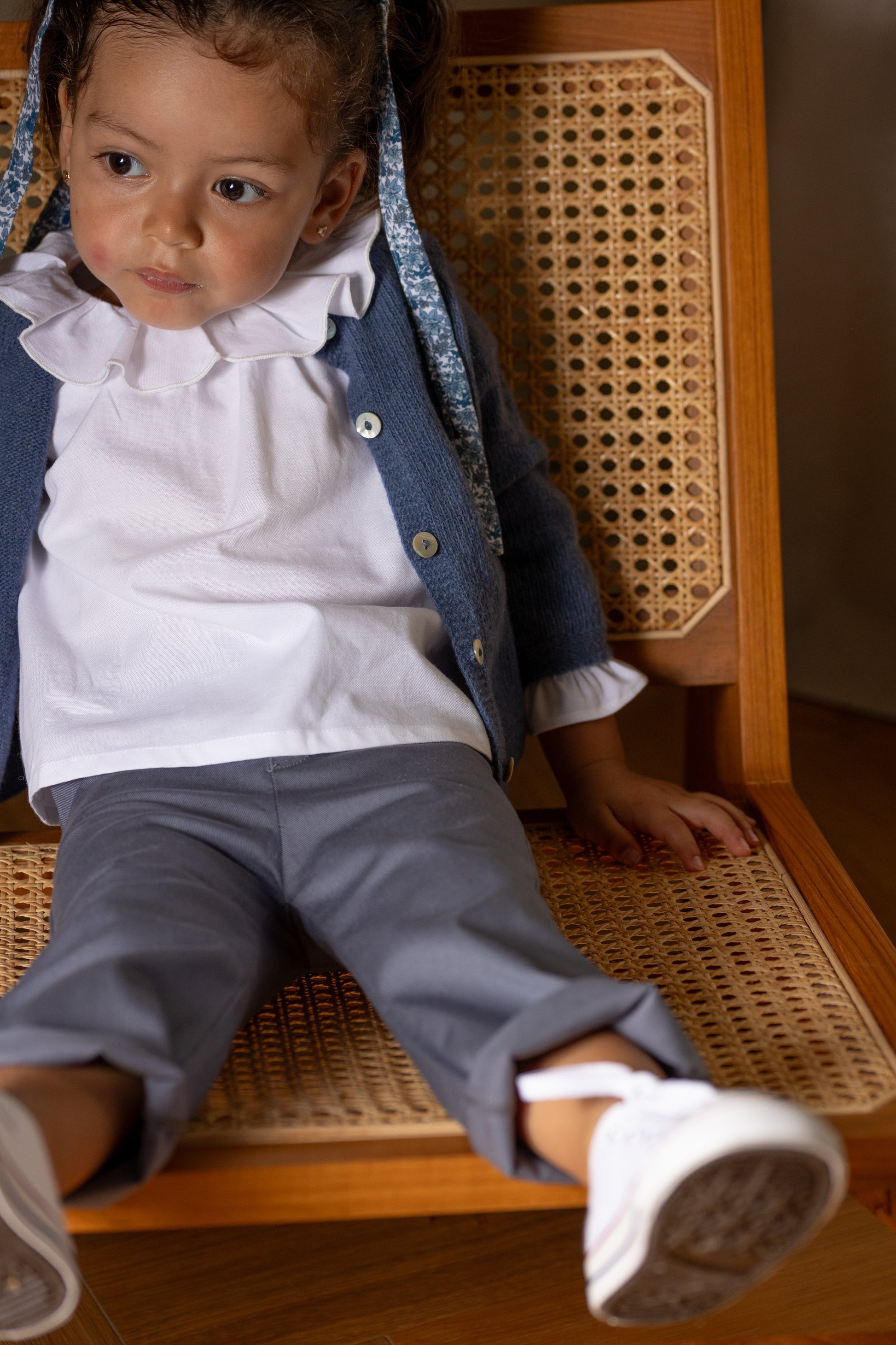 Blusa cuello corazón blanco