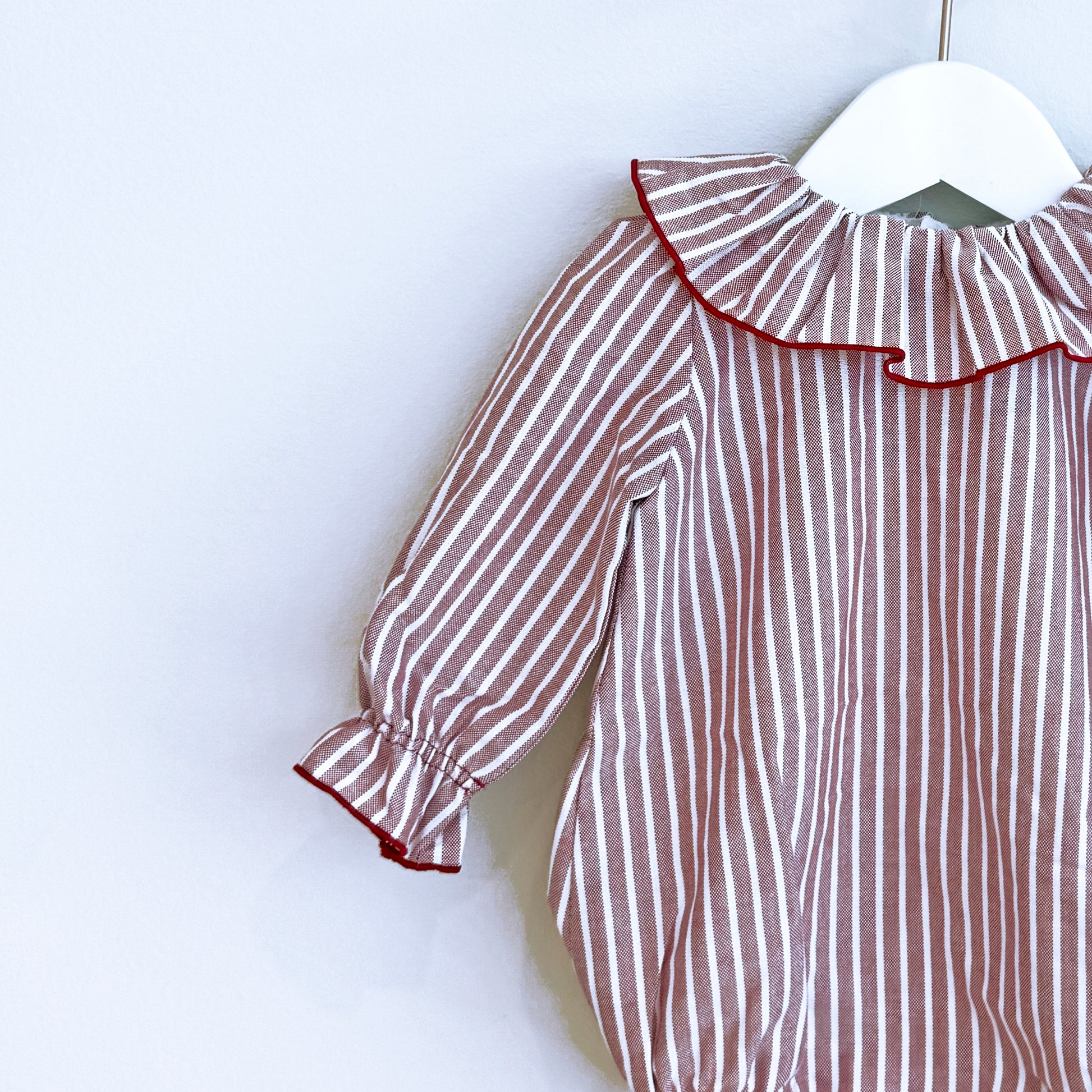 Pelele Bilbao rayas rojas