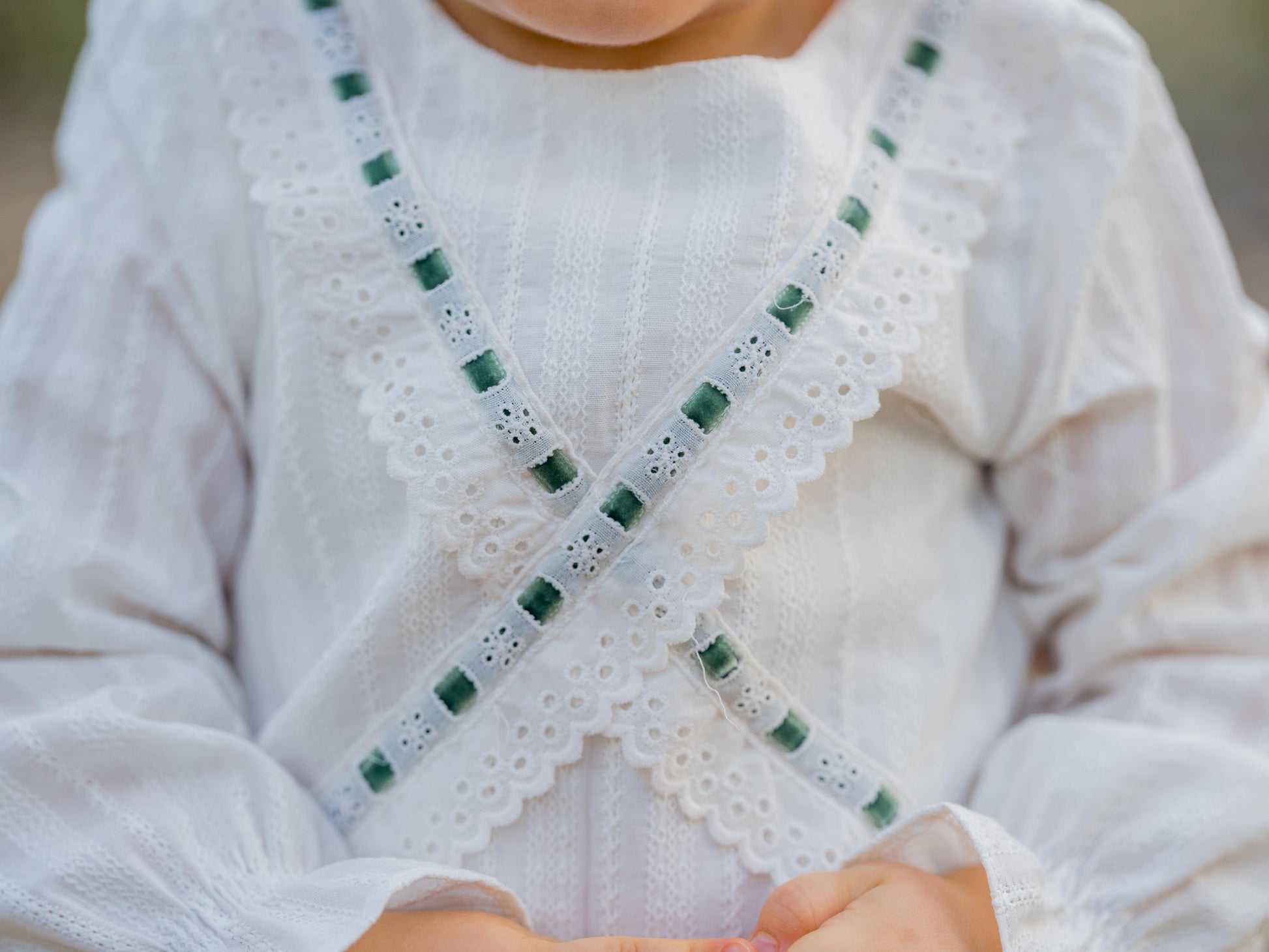 Pelele bordado verde