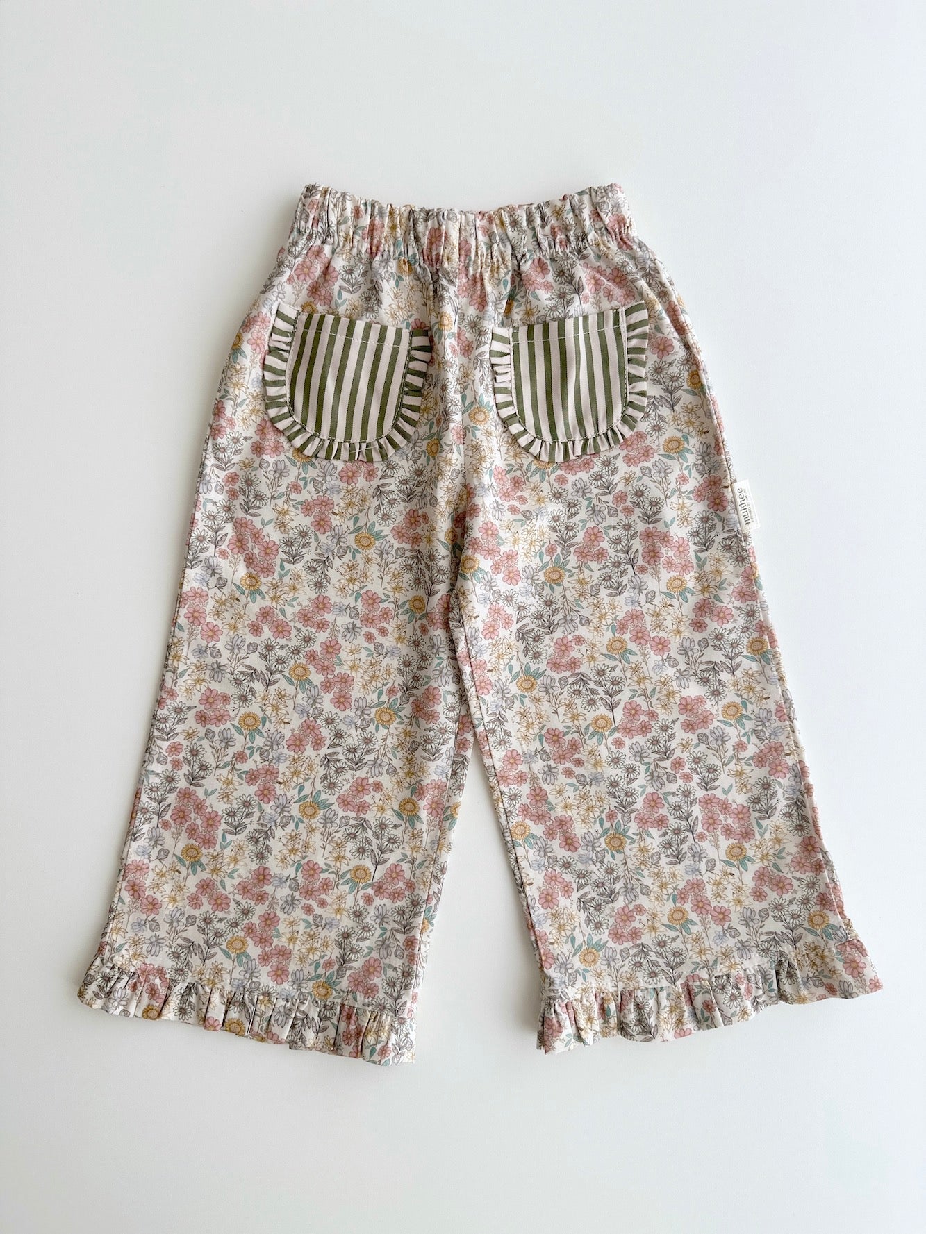 Pantalón Volantes Santillana Flores y Rayas