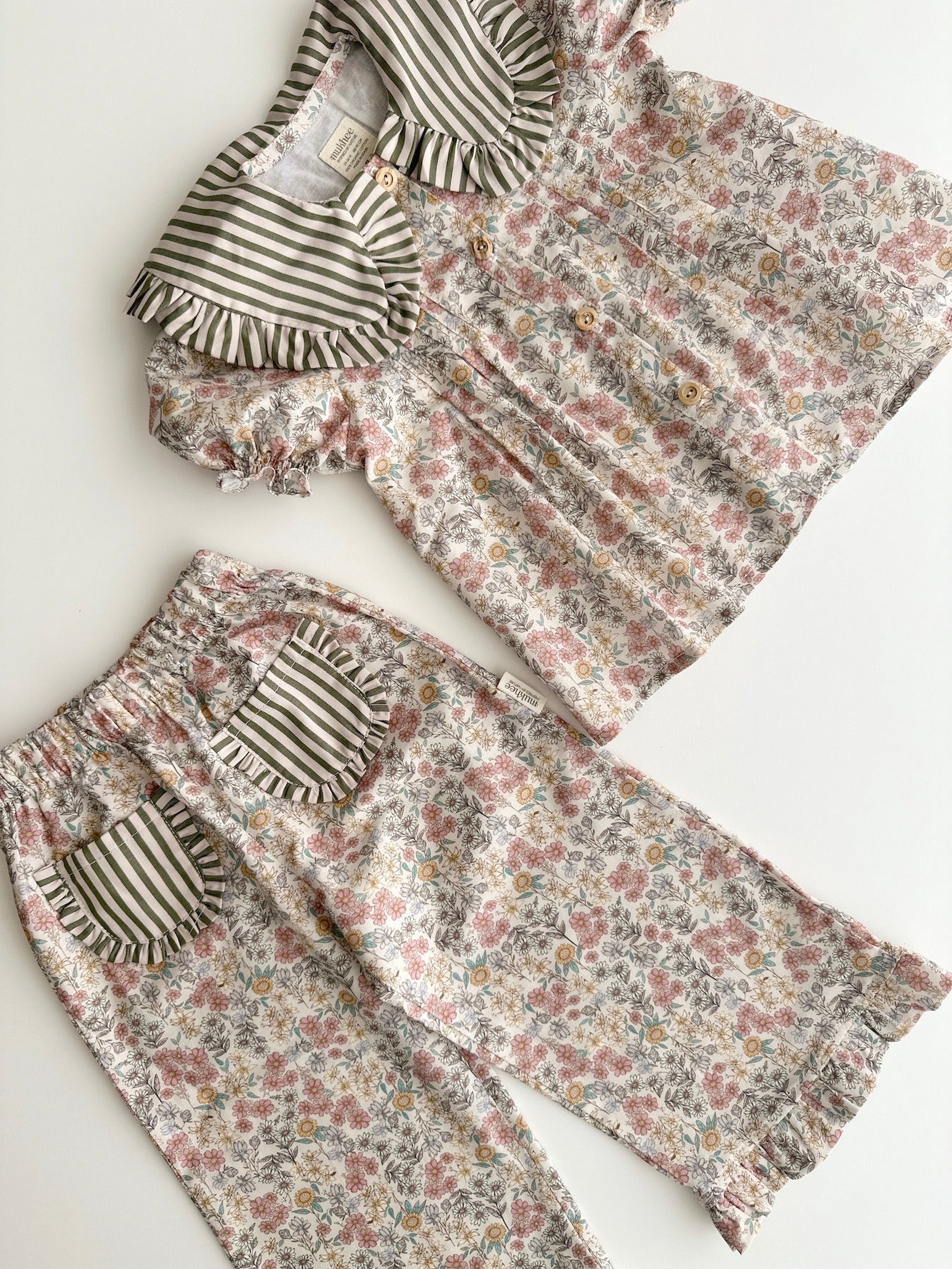 Blusa Jaretas Santillana Rayas y Flores