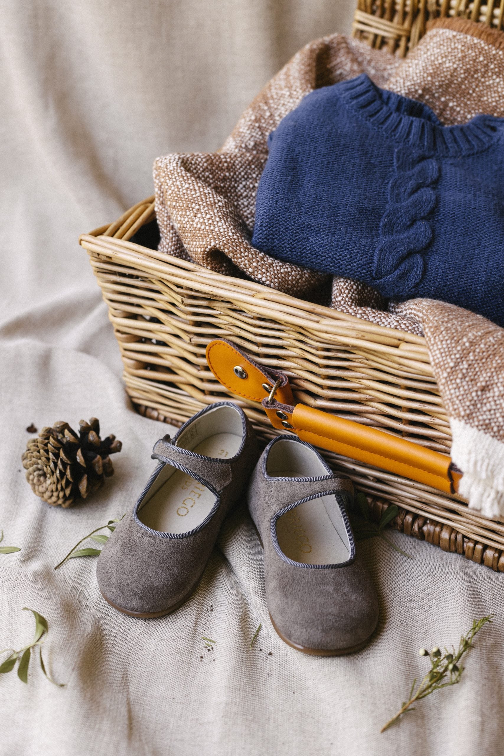 Mercedita Mercedes Gris