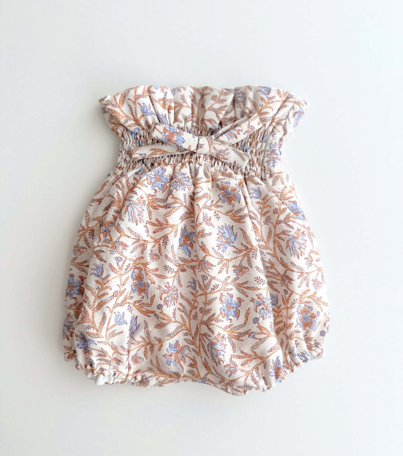 Bombacho lazo | Raíz | Flores