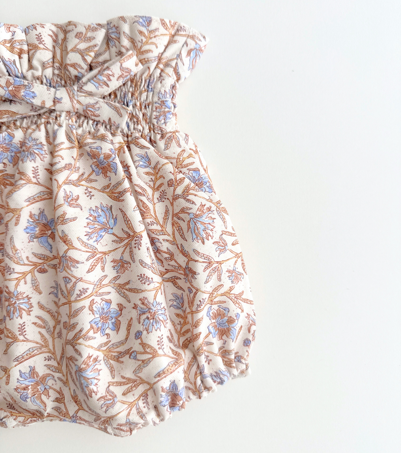 Bombacho lazo | Raíz | Flores