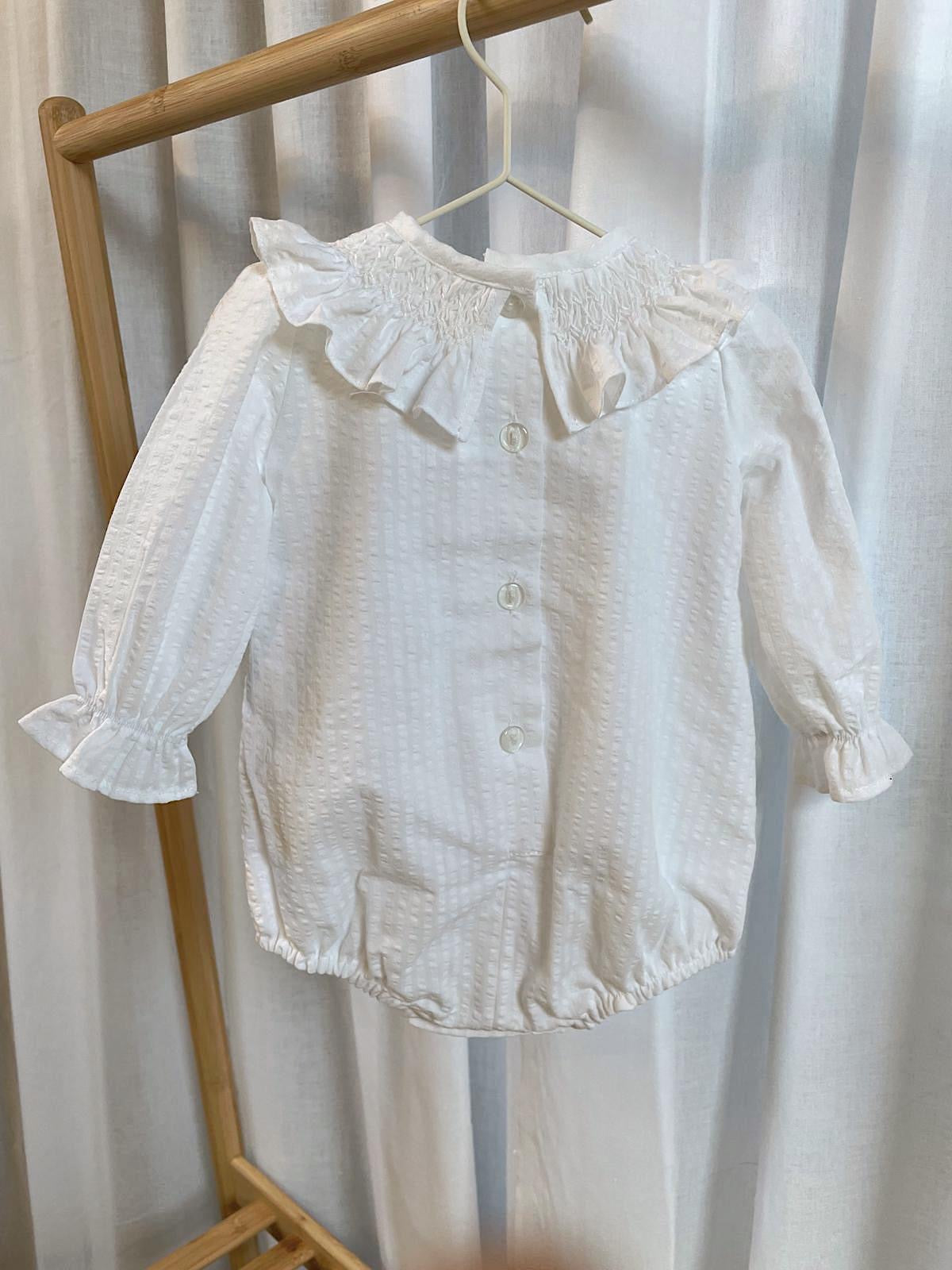 Pelele blanco cuello smock