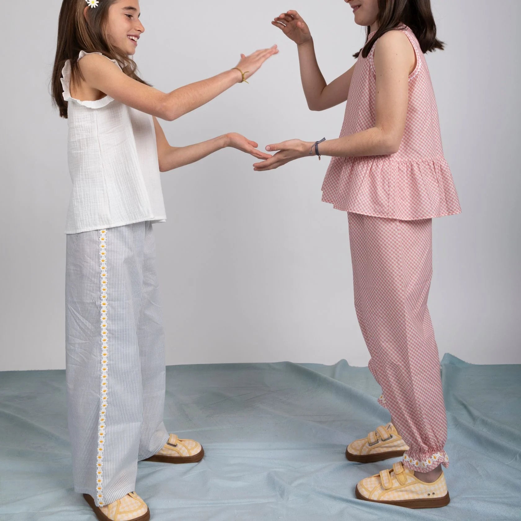 Pantalón rayas azuletti con margaritas