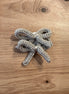 Pack 2 lazos con pinza gris claro