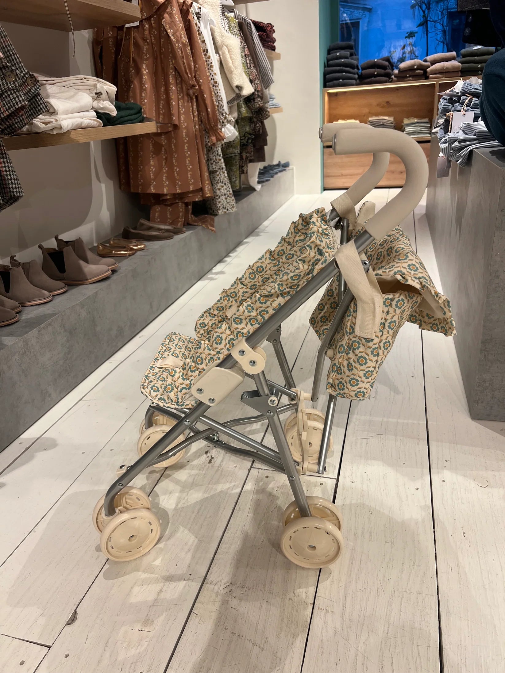 Bolsa sillita de paseo flores naranjas