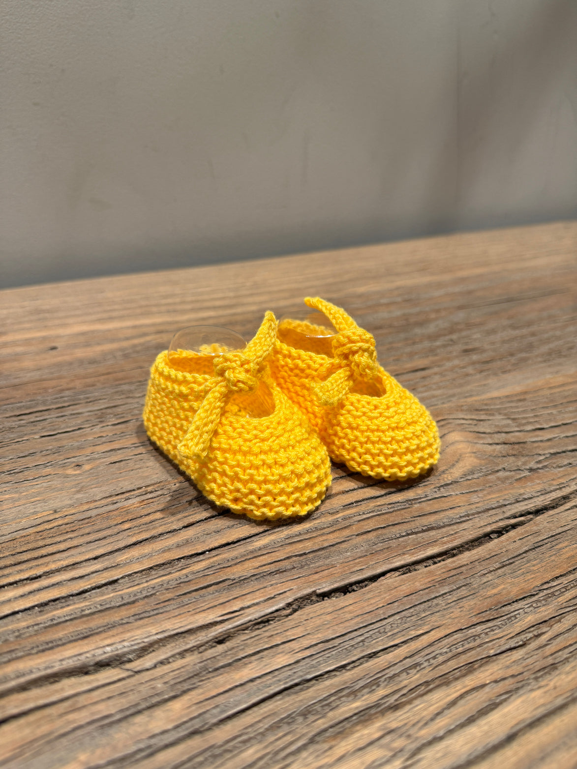 Patucos amarillo