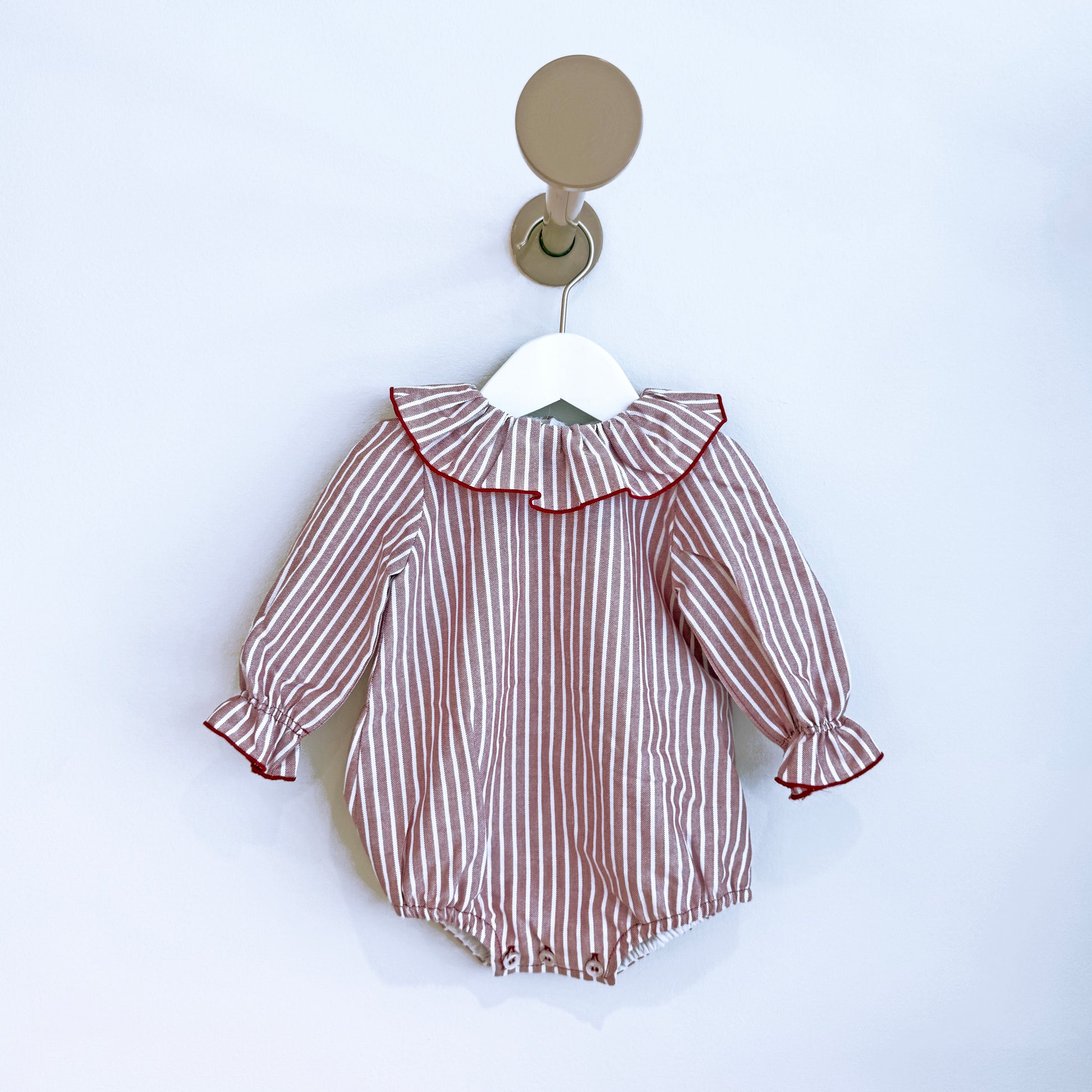 Pelele Bilbao rayas rojas