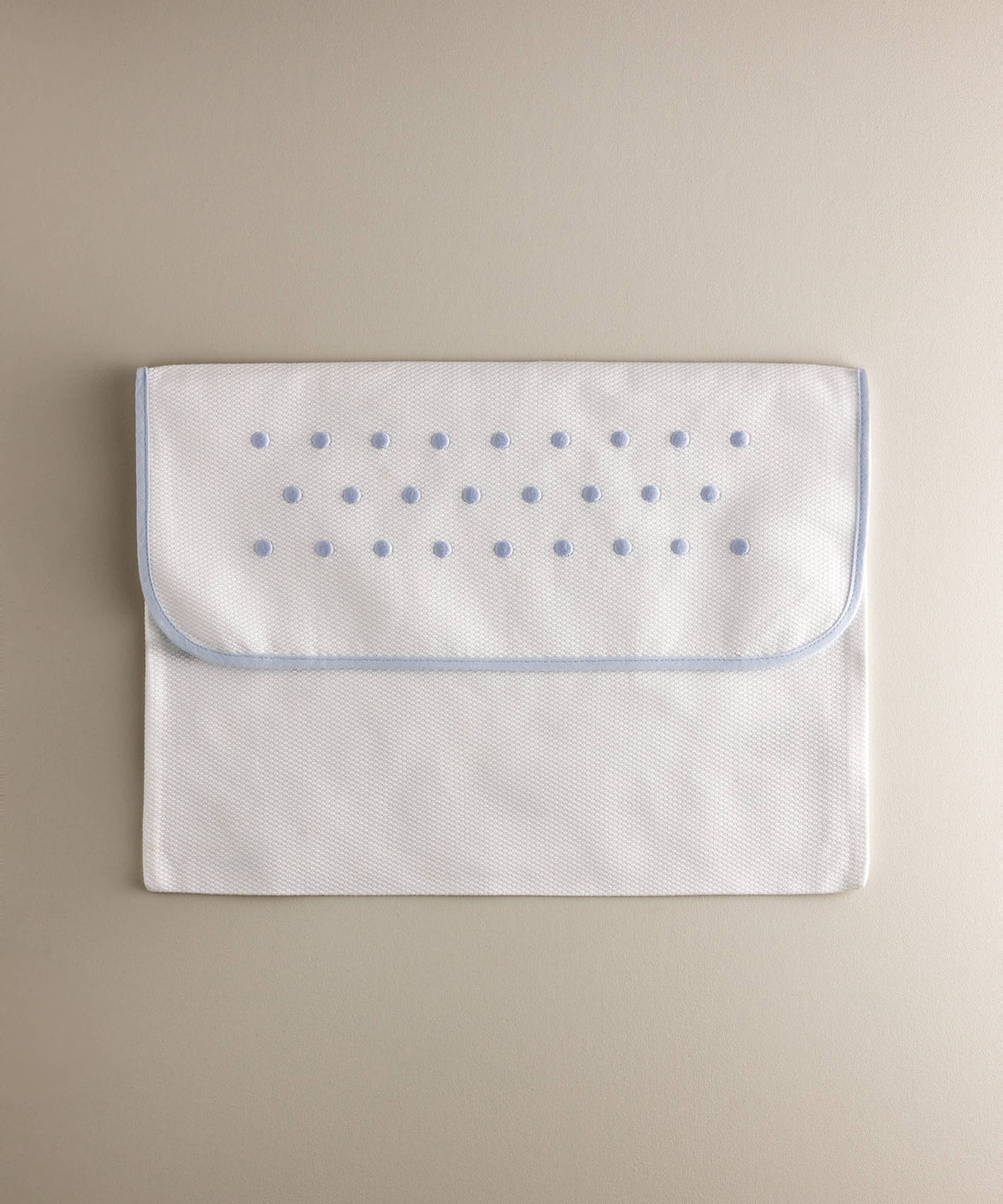 Bolsita piqué bordado azul
