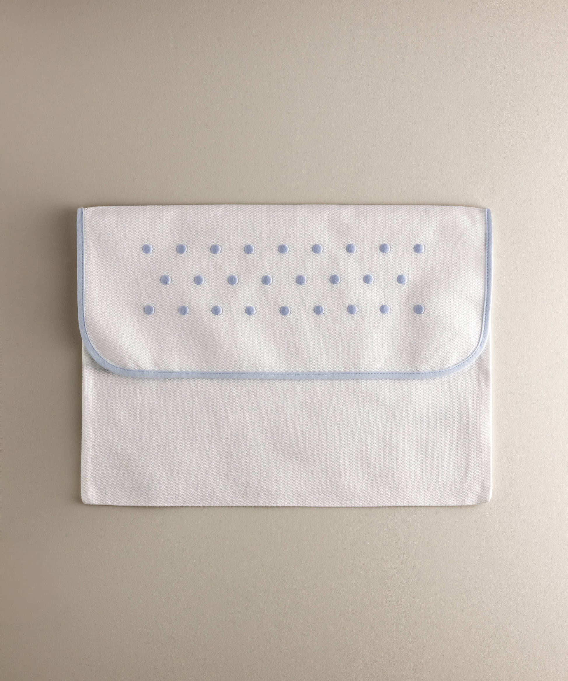 Bolsita piqué bordado azul