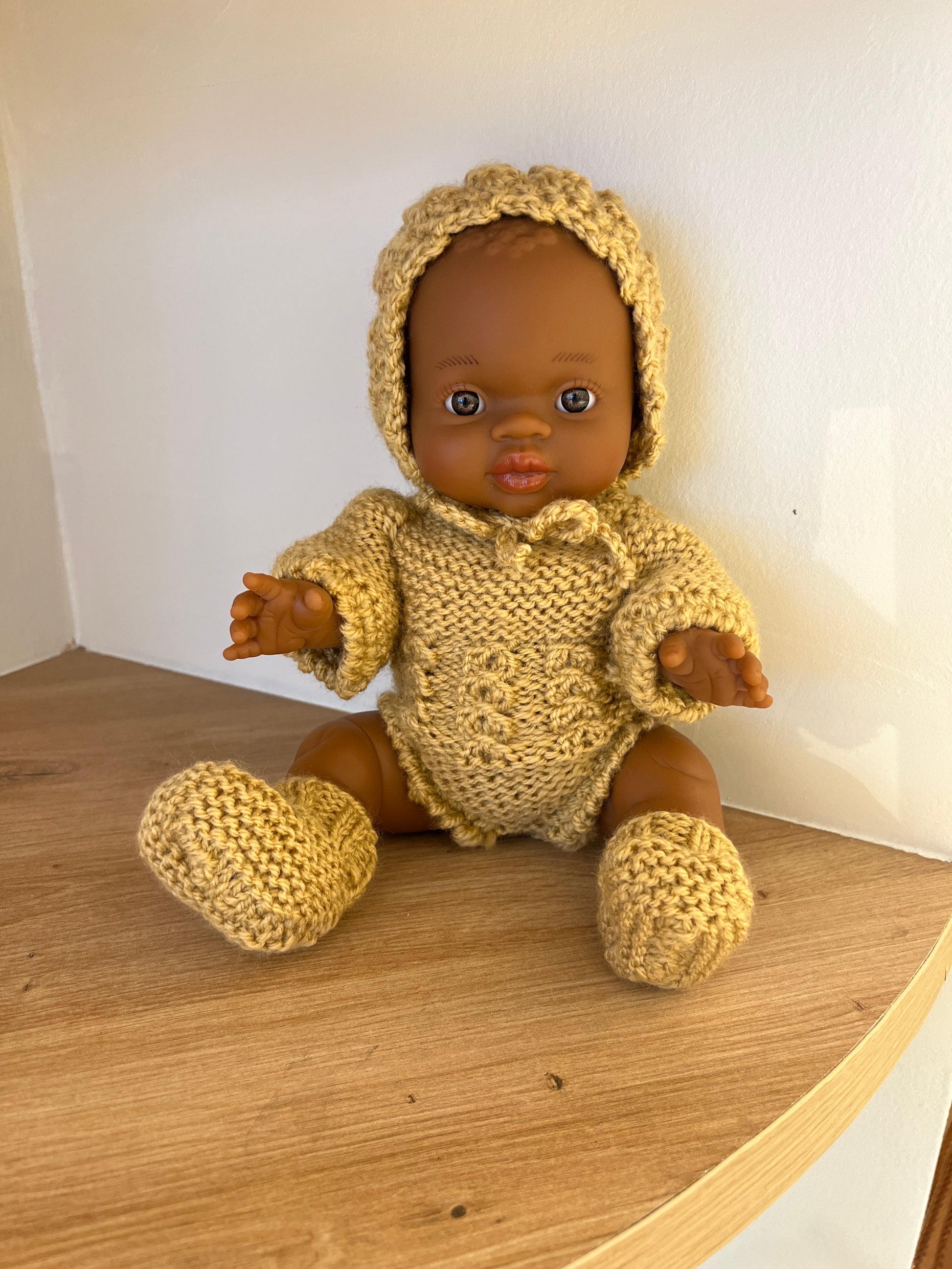 Muñeca Pocholita camel