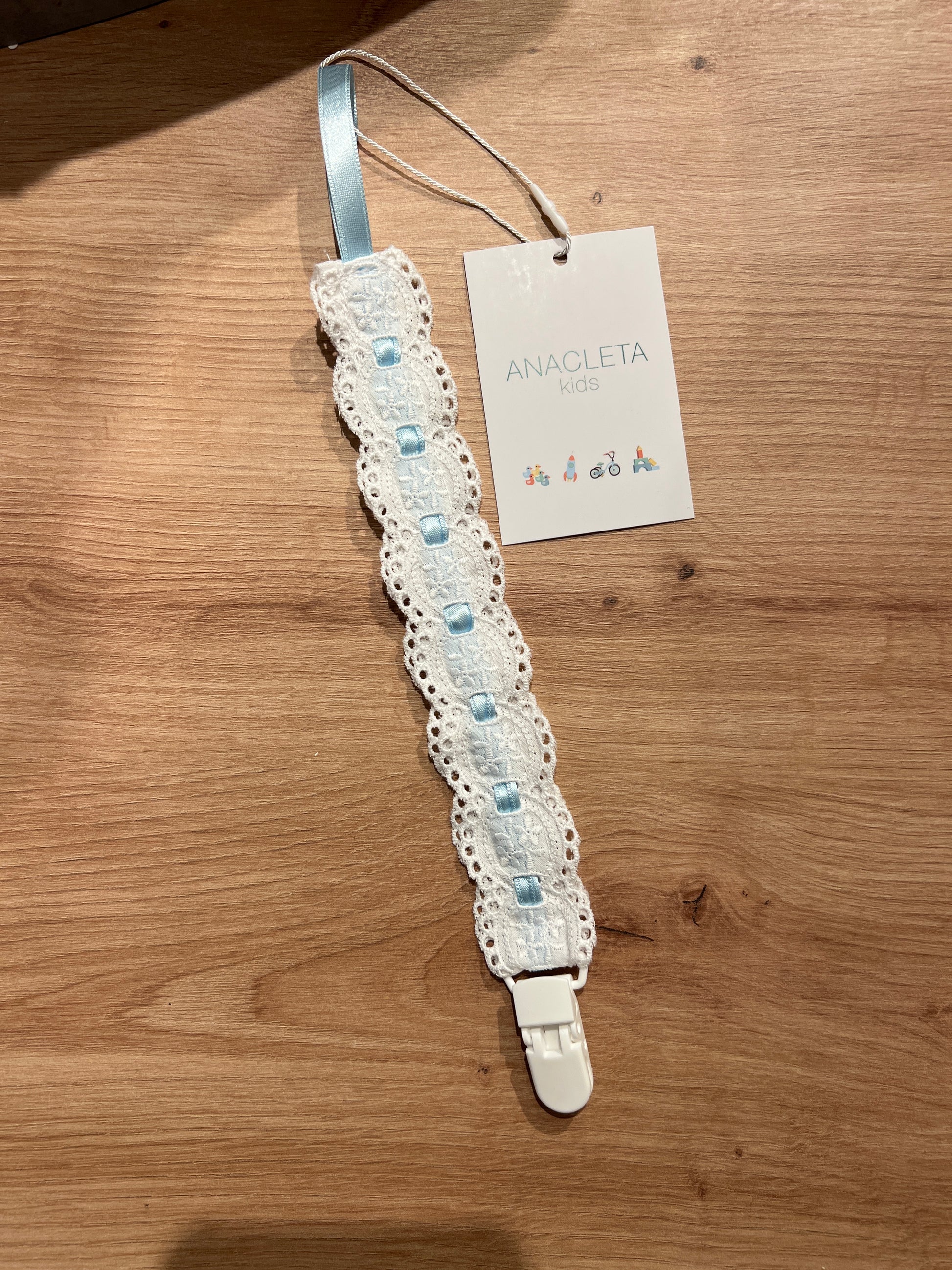 Chupetero cinta raso azul bebé