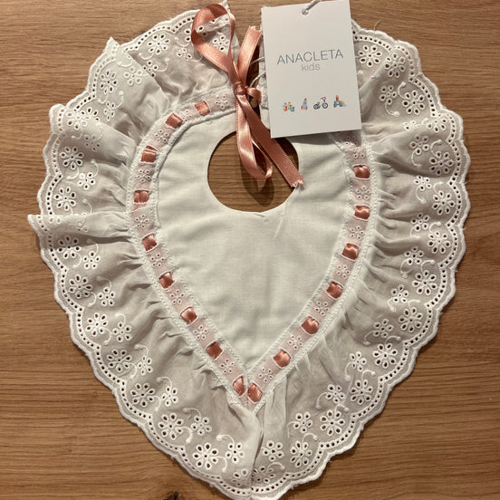 Babero alfiler rosa empolvado