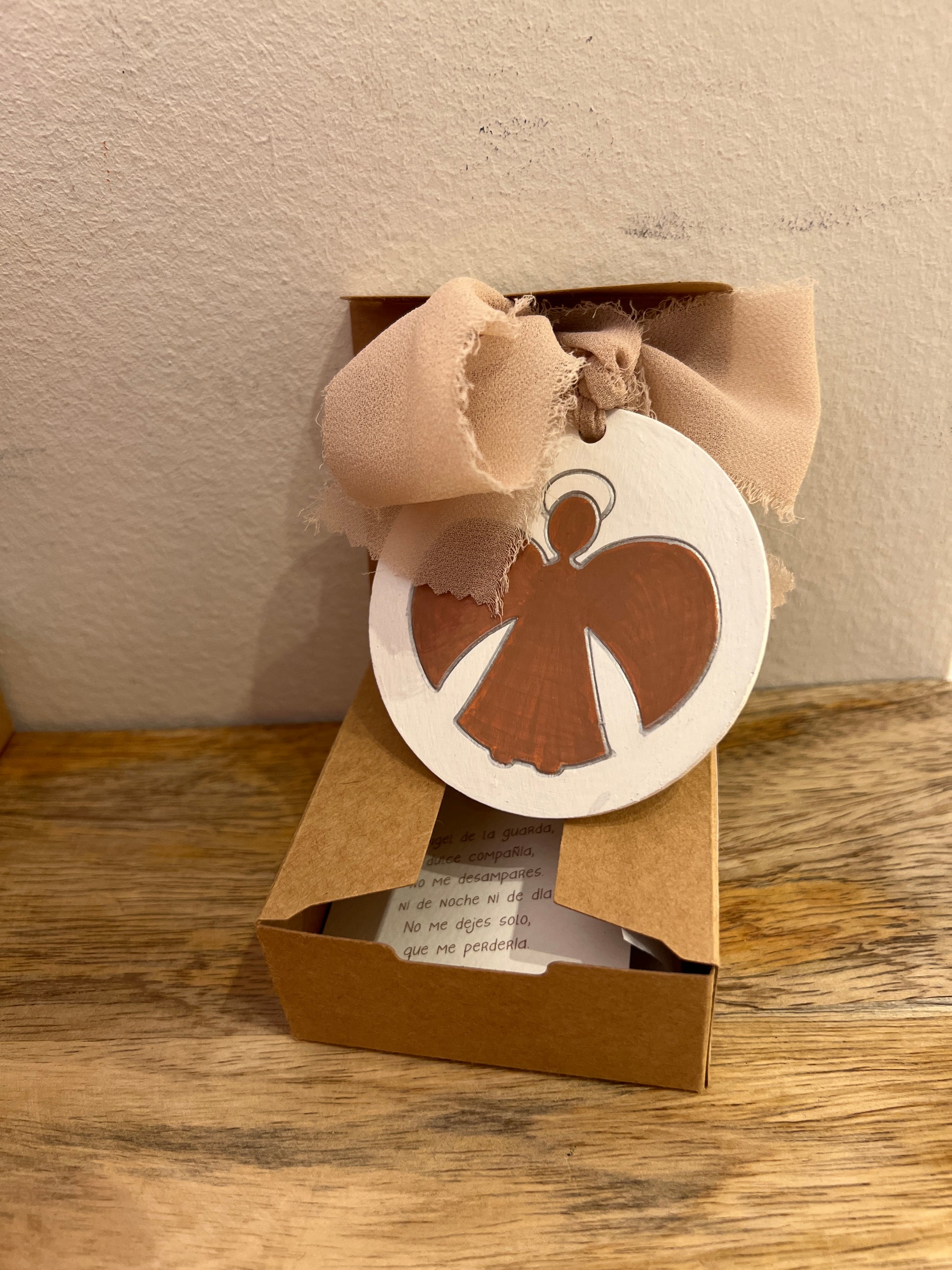 Medallón Angelito MC02 Beige-plata