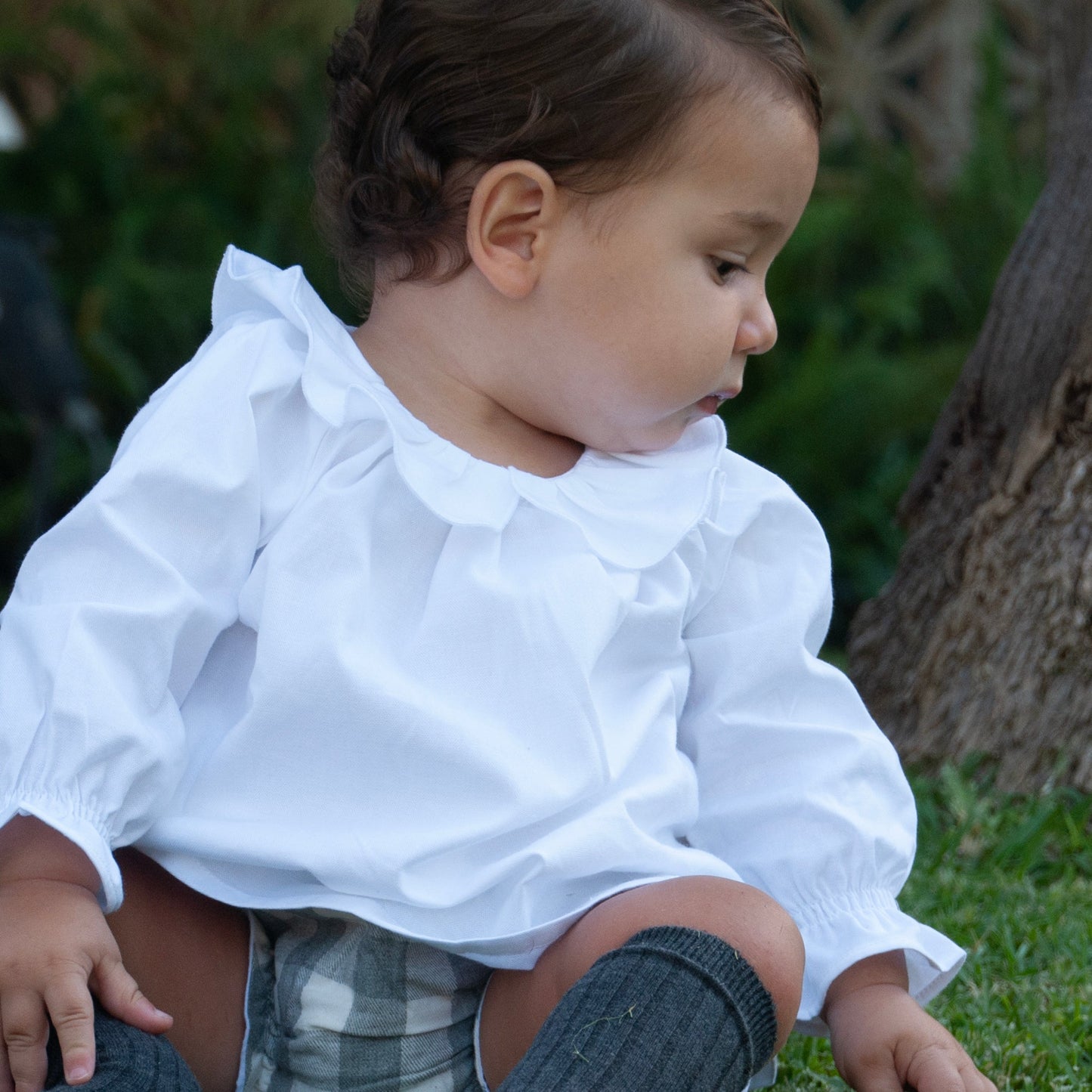 Blusa cuello corazón oxford blanco