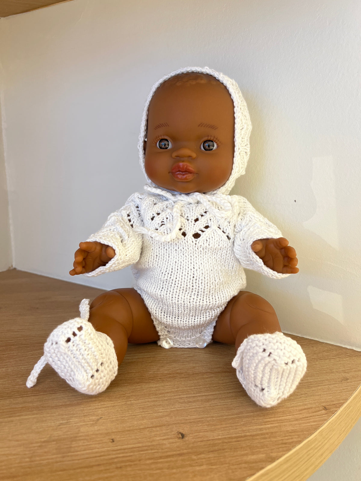 Muñeca Pocholita pelele blanco