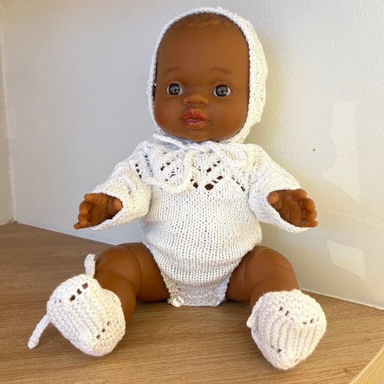 Muñeca Pocholita pelele blanco