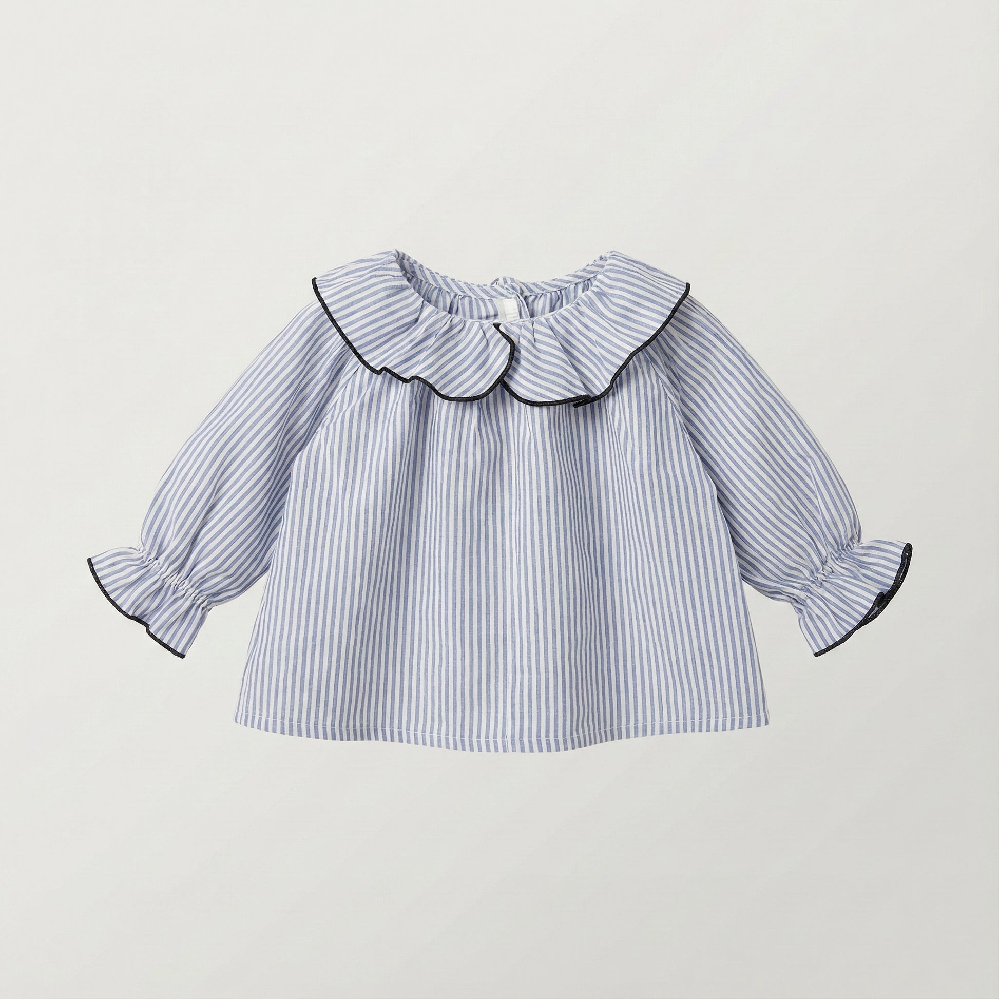 Blusa cuello corazón rayas azules