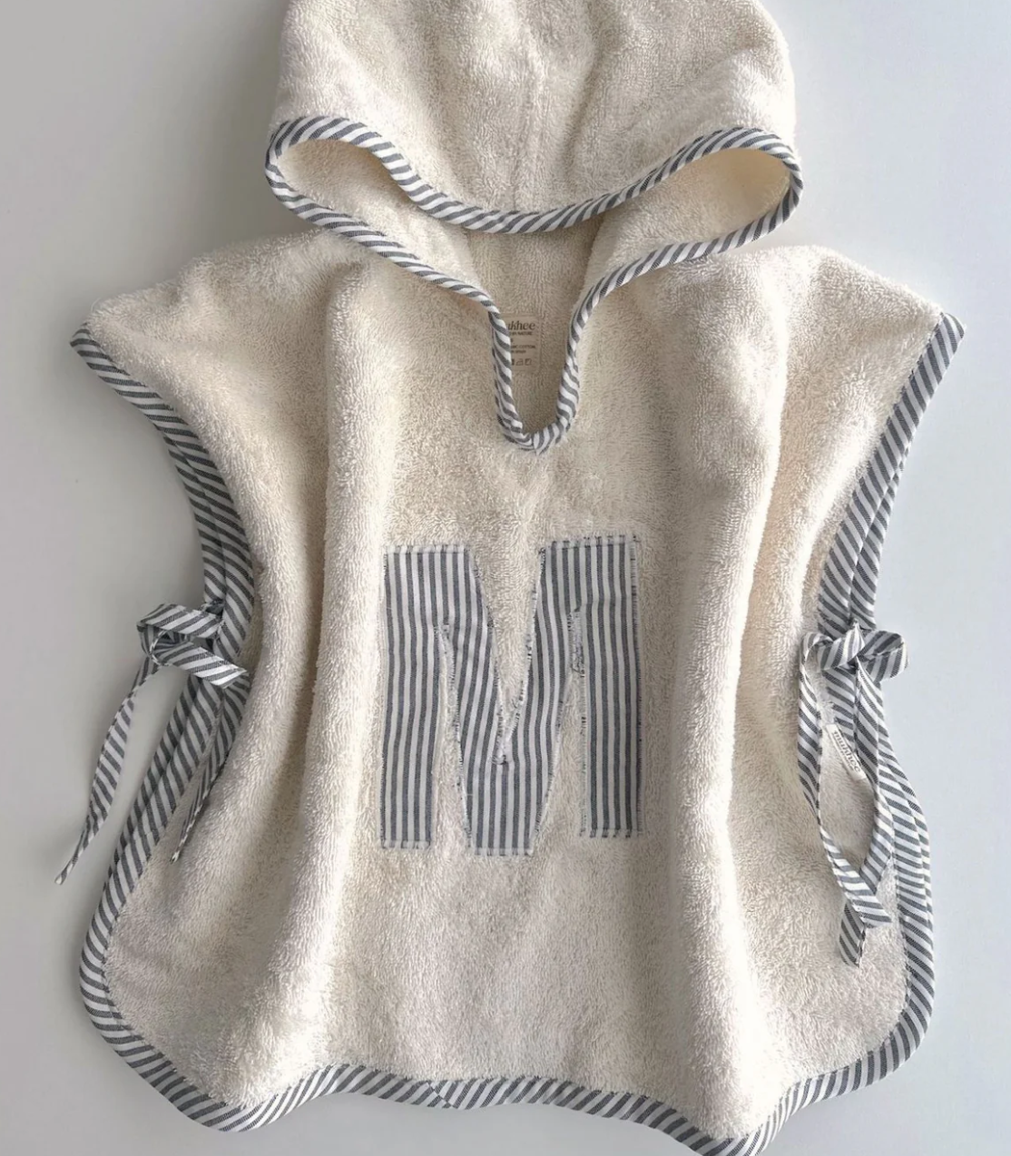 Poncho toalla Personalizado| Balmaseda | Denim Rayas