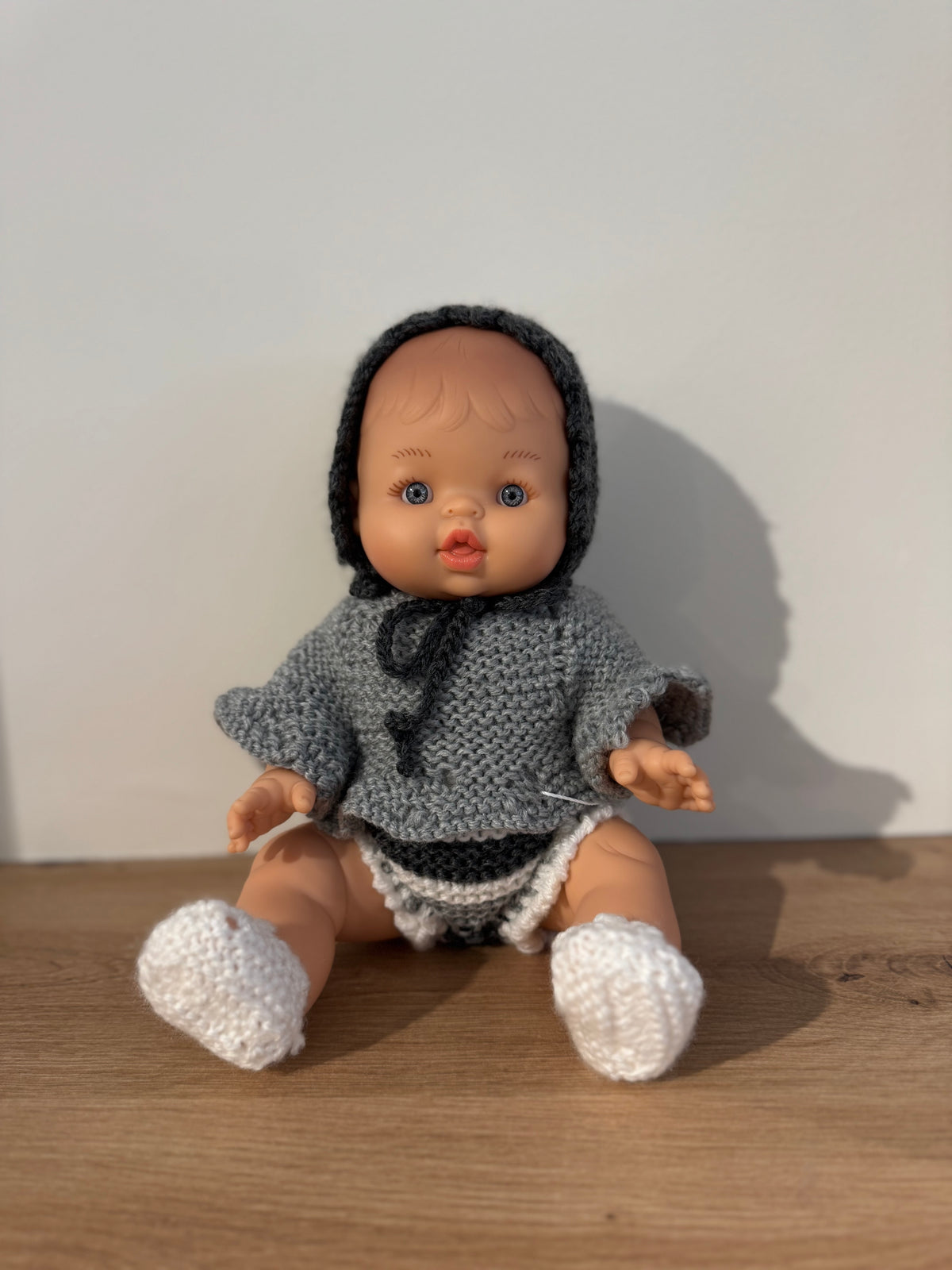 Muñeca Pocholita Gris marengo