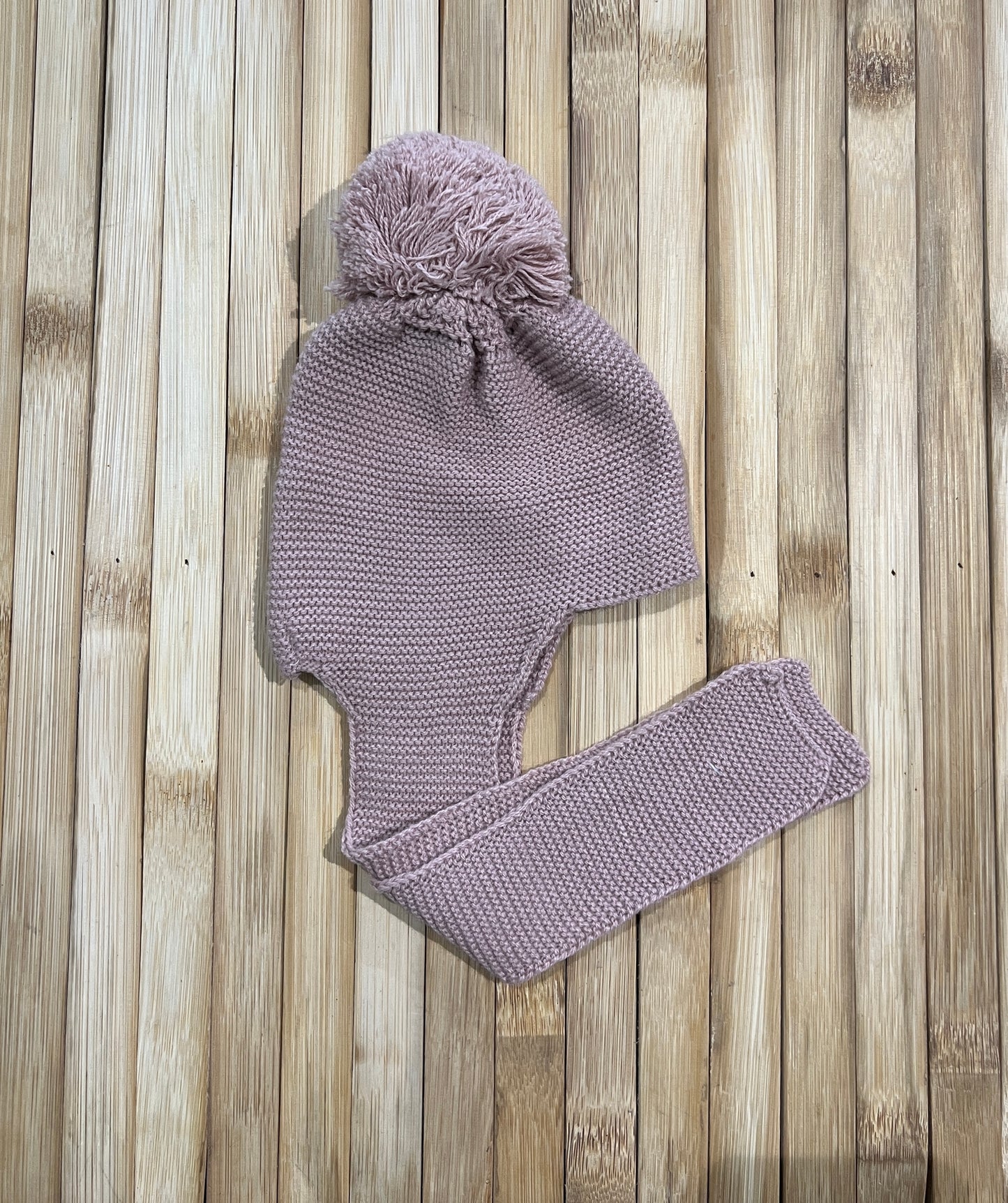 Gorro bufanda rosa empolvado