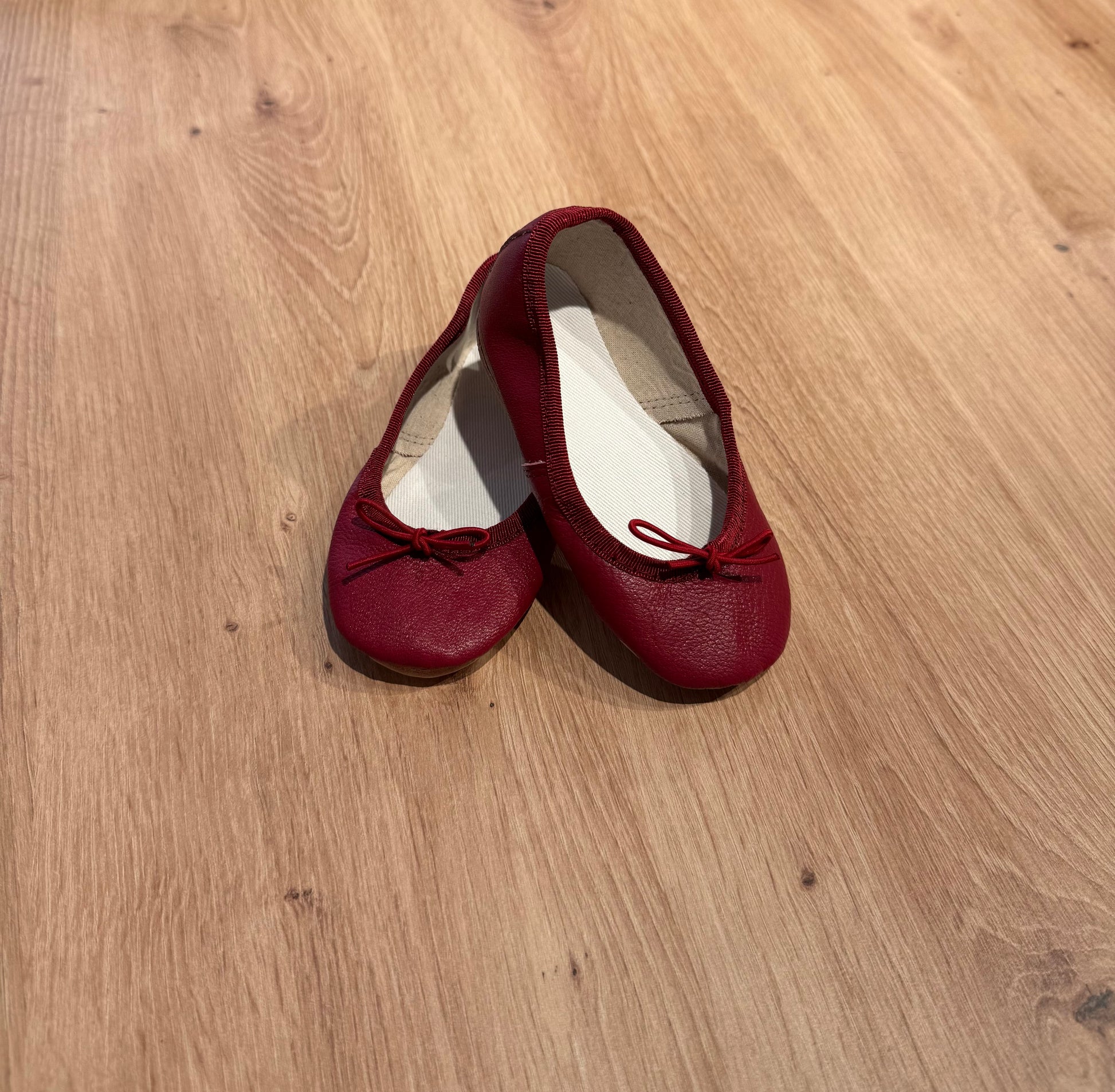 Manoletinas piel burdeos