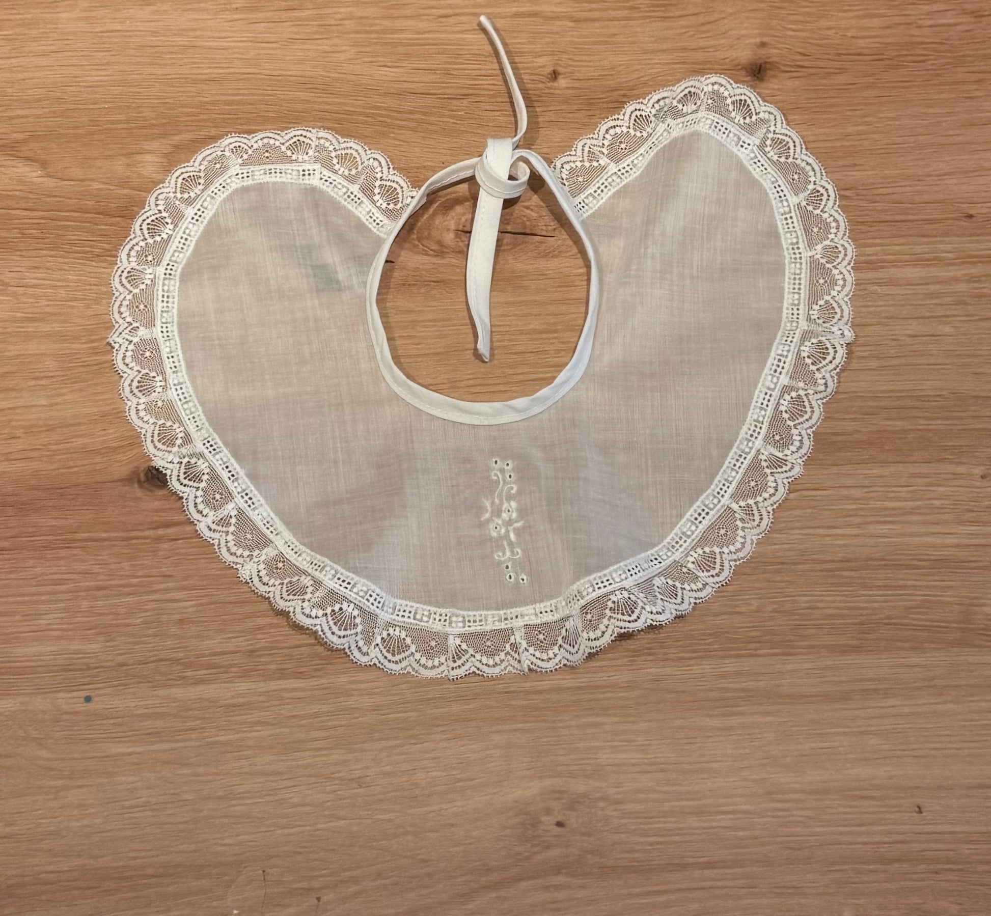 Cuello antiguo grande