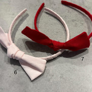 Diadema estrecha lazo