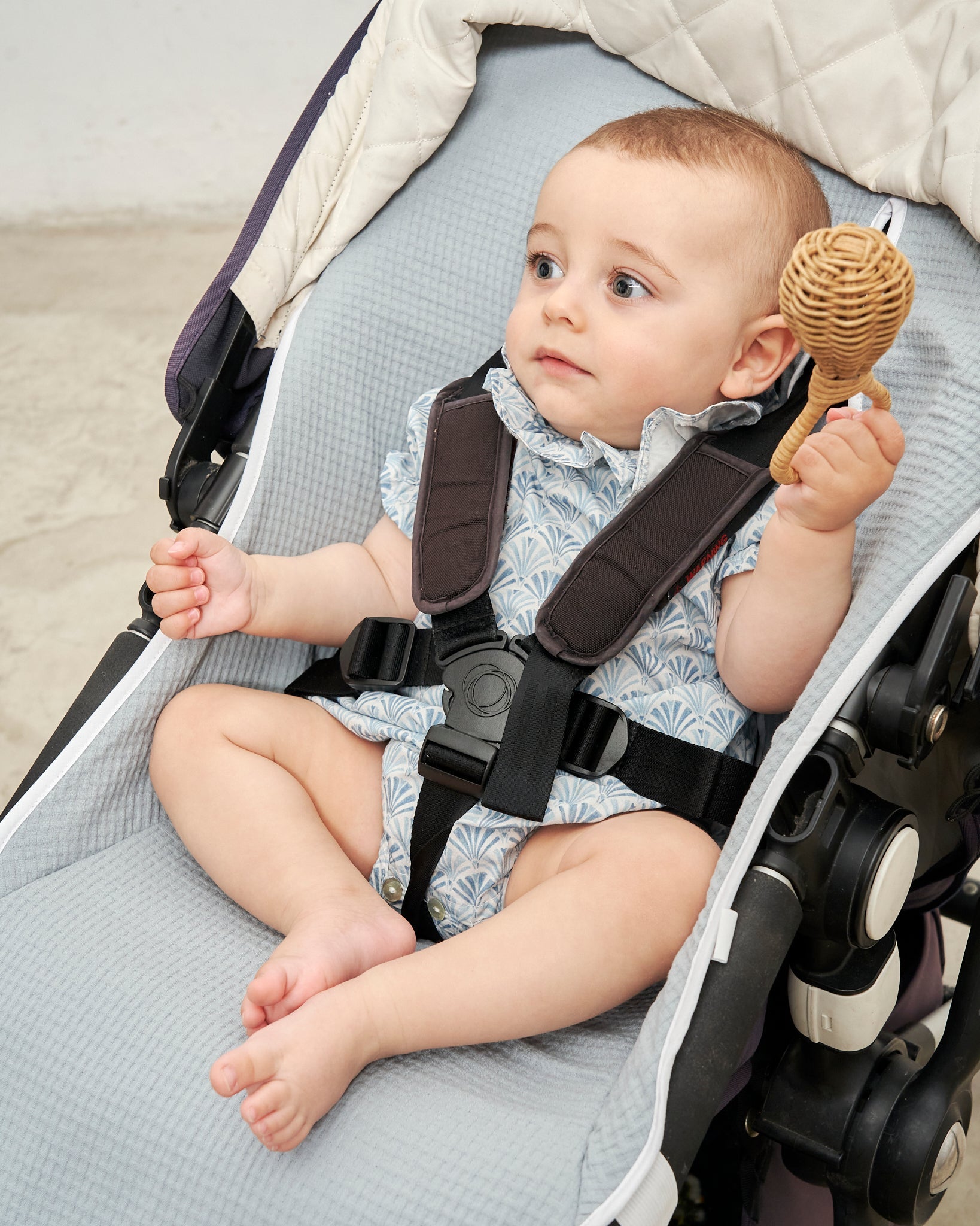 gabis-colchoneta-silla-paseo-azul-liso