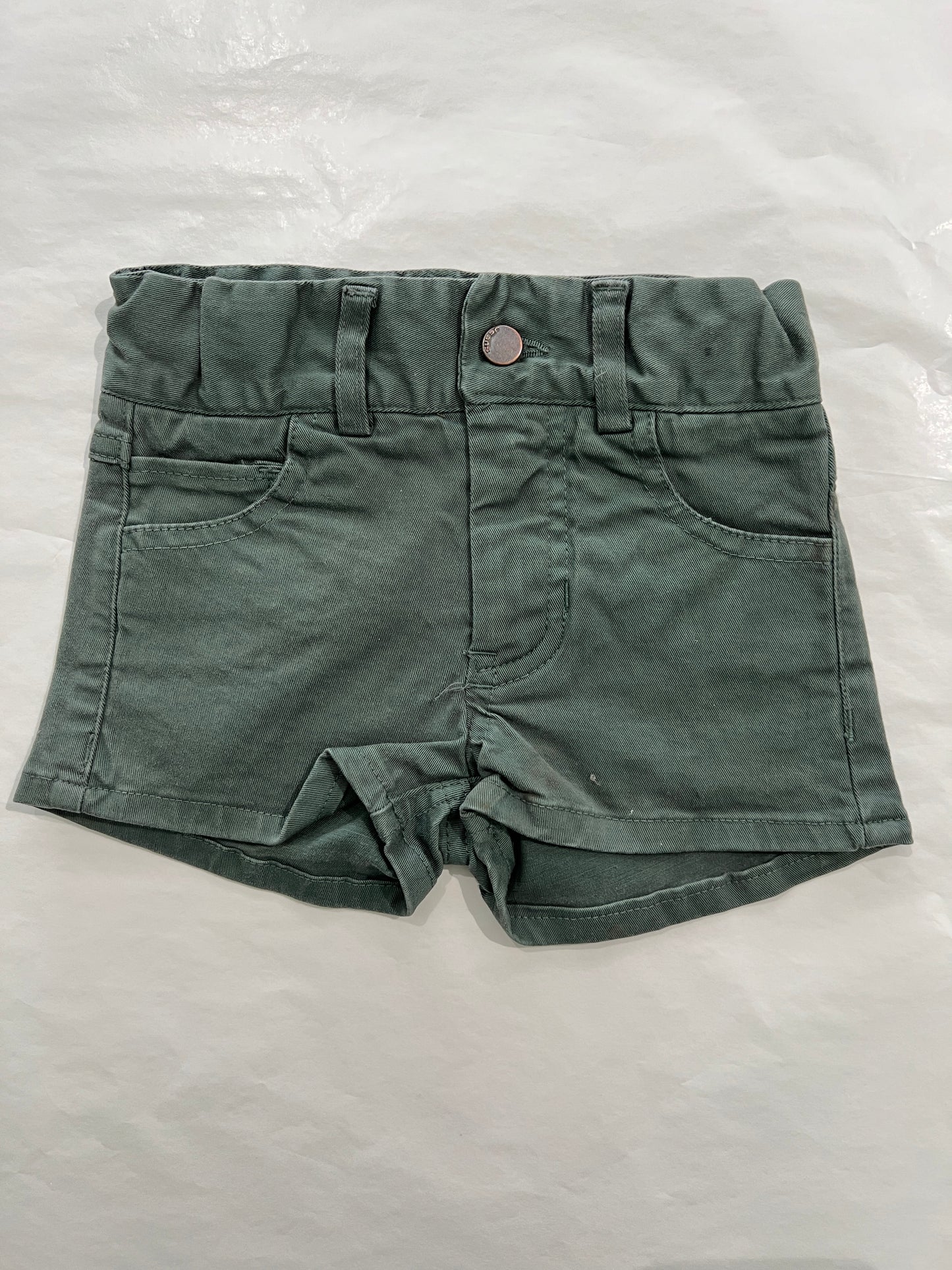 Pantalón corto verde