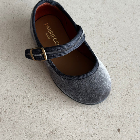 Mercedita terciopelo gris