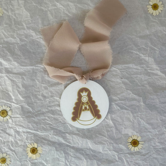 Medallón V. Rocío MC04 Beige