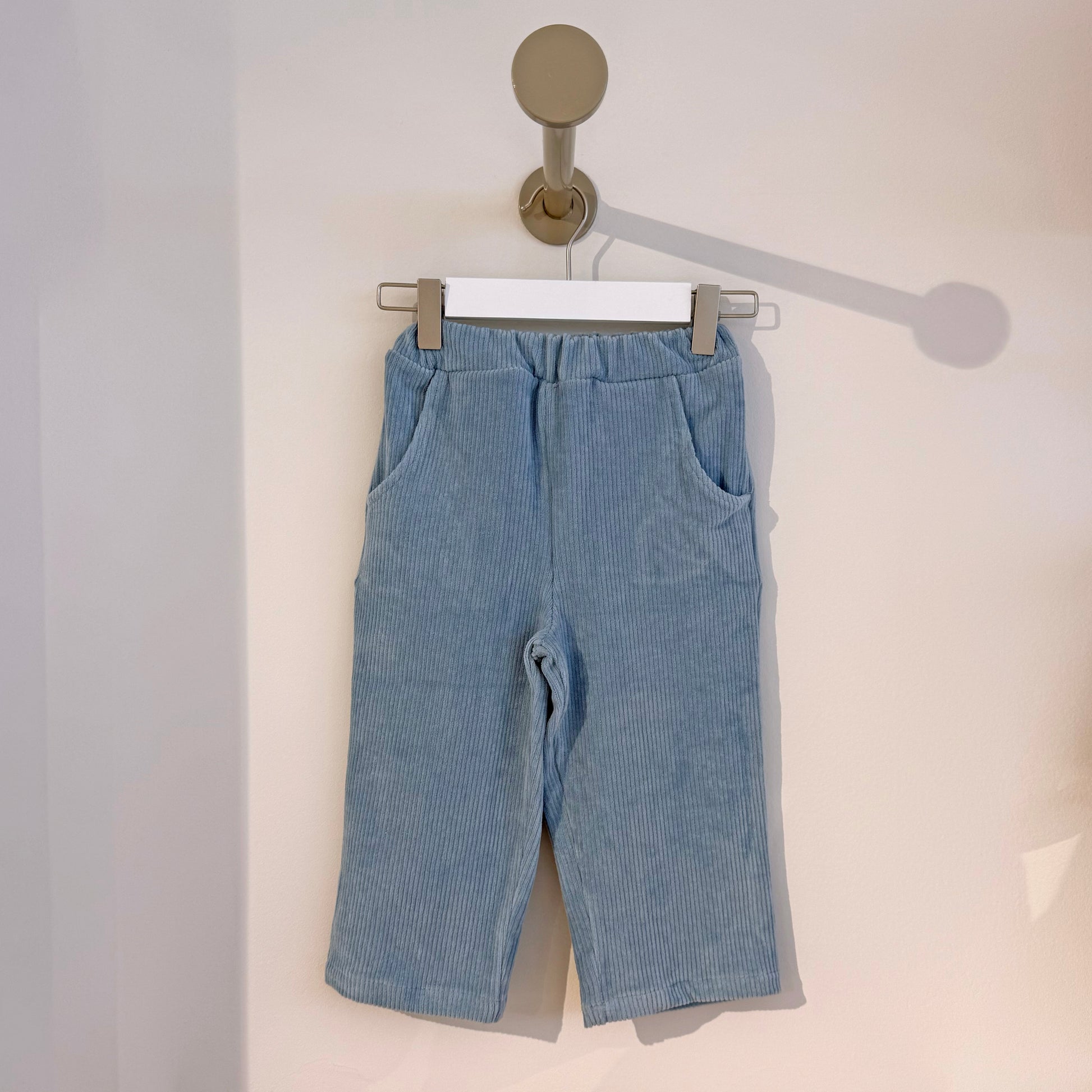 Pantalón Zurbano pana azul