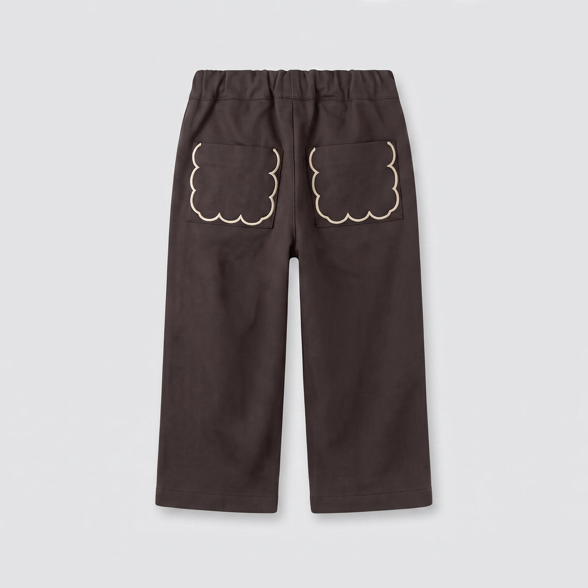 Pantalón chocolate bolsillos bordados