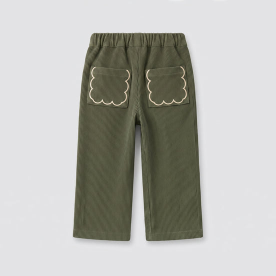 Pantalón pana verde caza bolsillos bordados