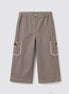 Pantalón cargo bordado piedra