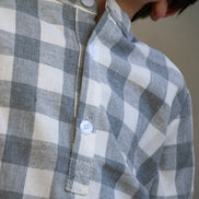 Polera cuadros grises