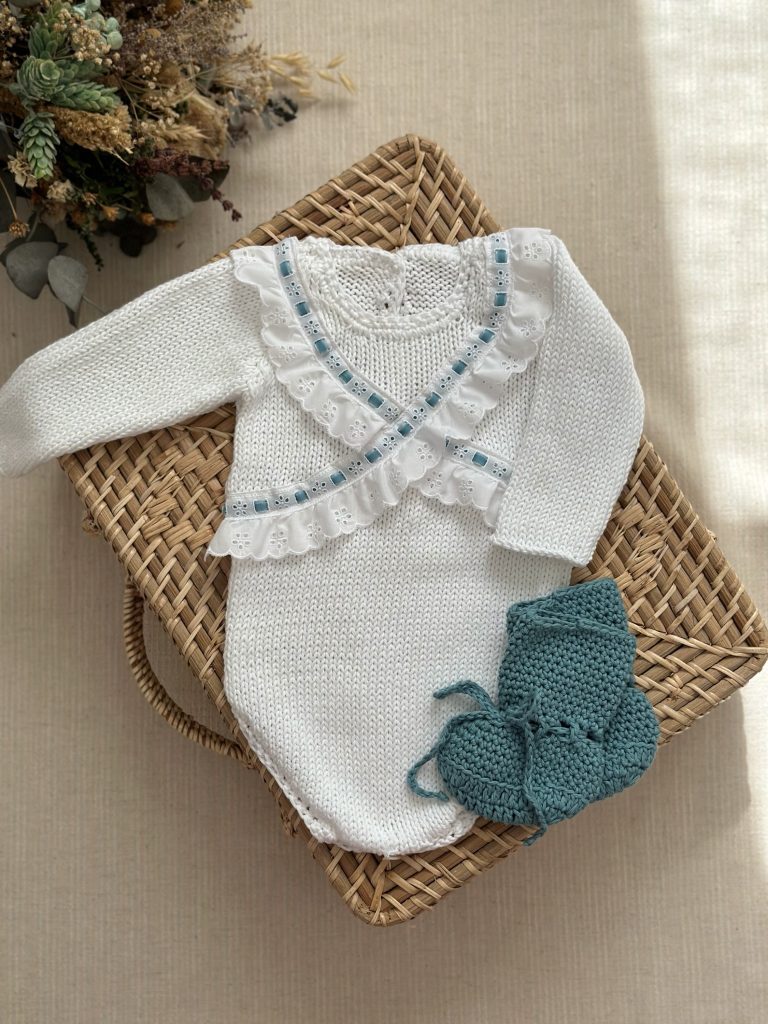 Conjunto Cayetana jade (Con capota y patucos)