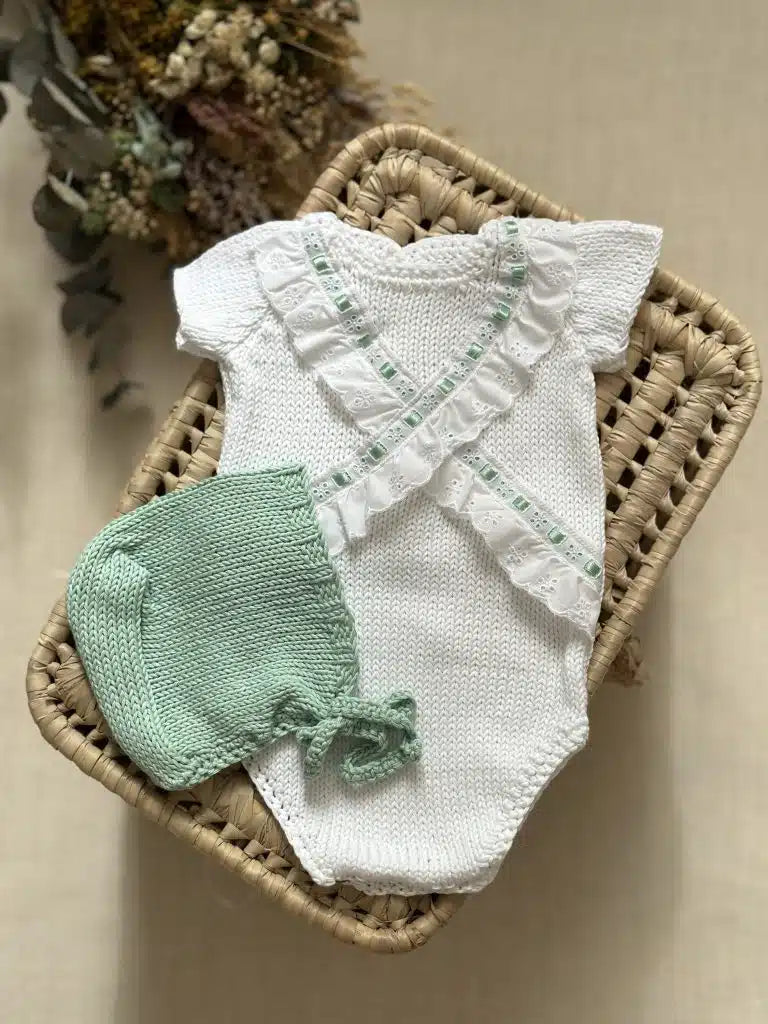 Conjunto Cayetana Mint (Con capota y patucos)