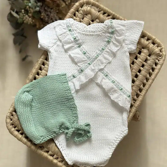 Conjunto Cayetana Mint (Con capota y patucos)