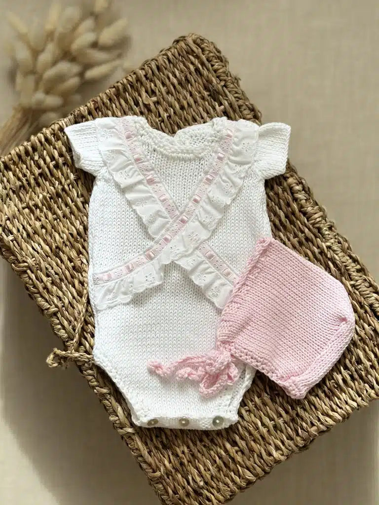 Conjunto Cayetana rosa bebé (Con capota y patucos)