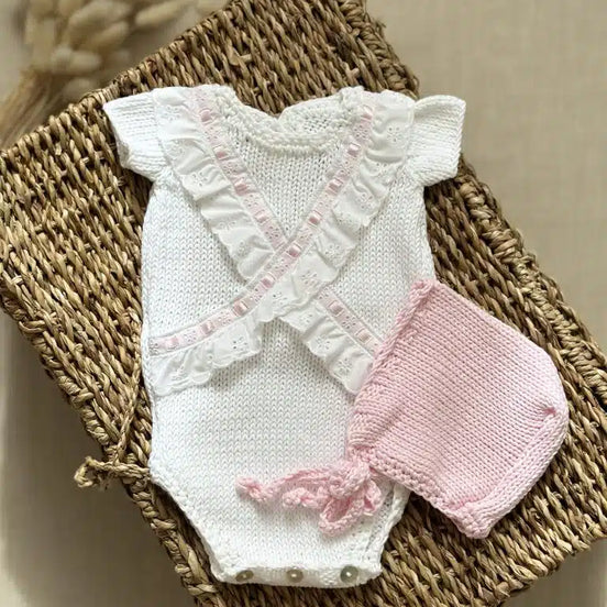 Conjunto Cayetana rosa bebé (Con capota y patucos)
